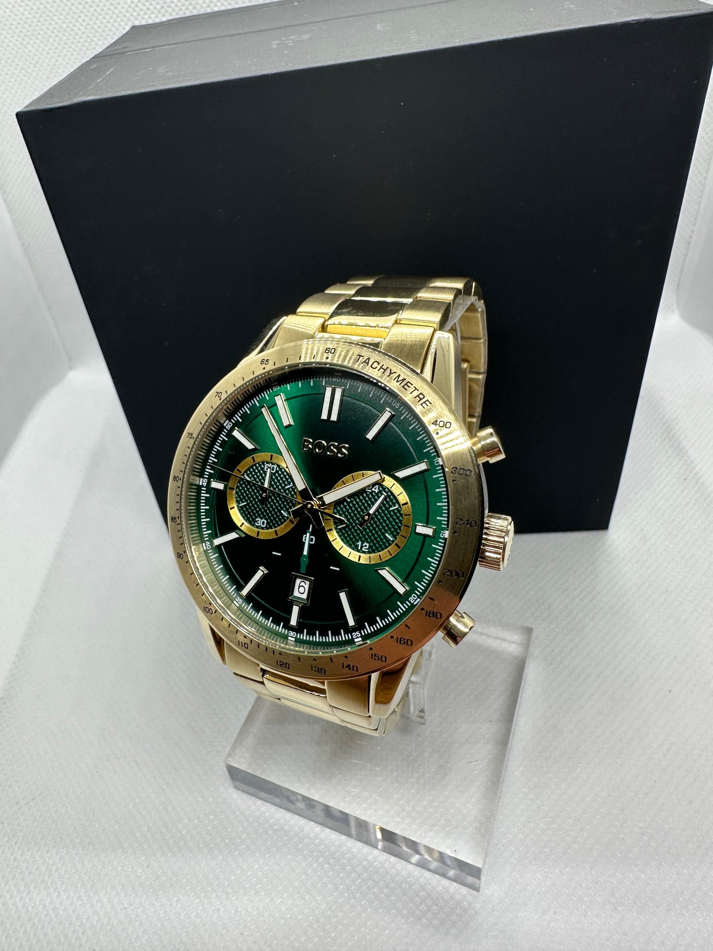 HB1513923 Men’s Chronograph Watch – Sophisticated Green Dial with Stainless Steel Case