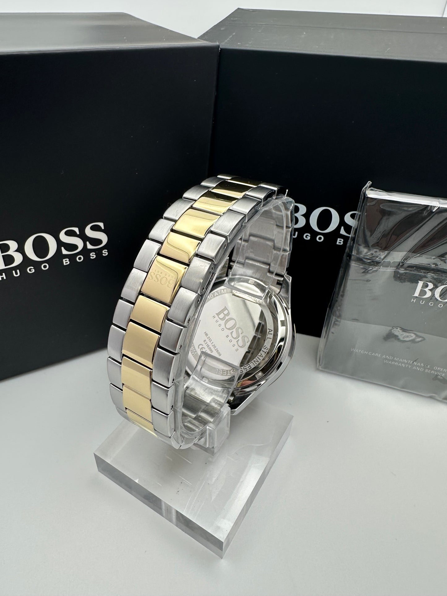 HB1512960 Two-Tone Gold Men’s Chronograph Watch – Classic White Dial with Stainless Steel Bracelet